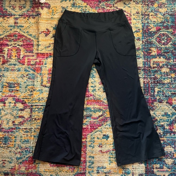 Halara Crossover Pocket Split Hem 7/8 Plus Size Flare Leggings-Smile - Picture 1 of 8